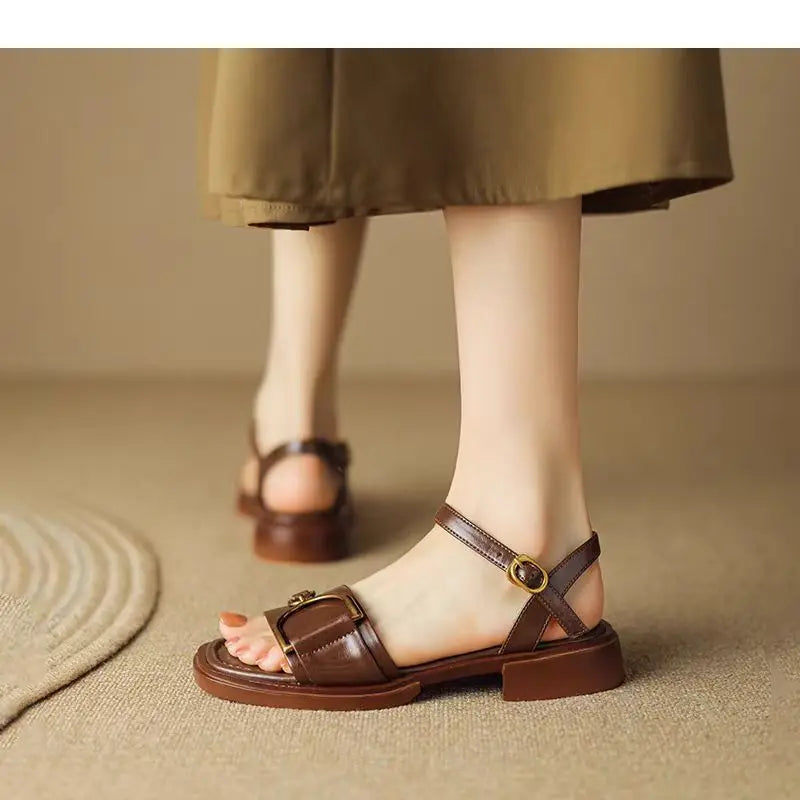 CARA | Tijdloze Dames Sandalen met Luxe Goudkleurige Gesp - Elegant, Zomers & Comfortabel