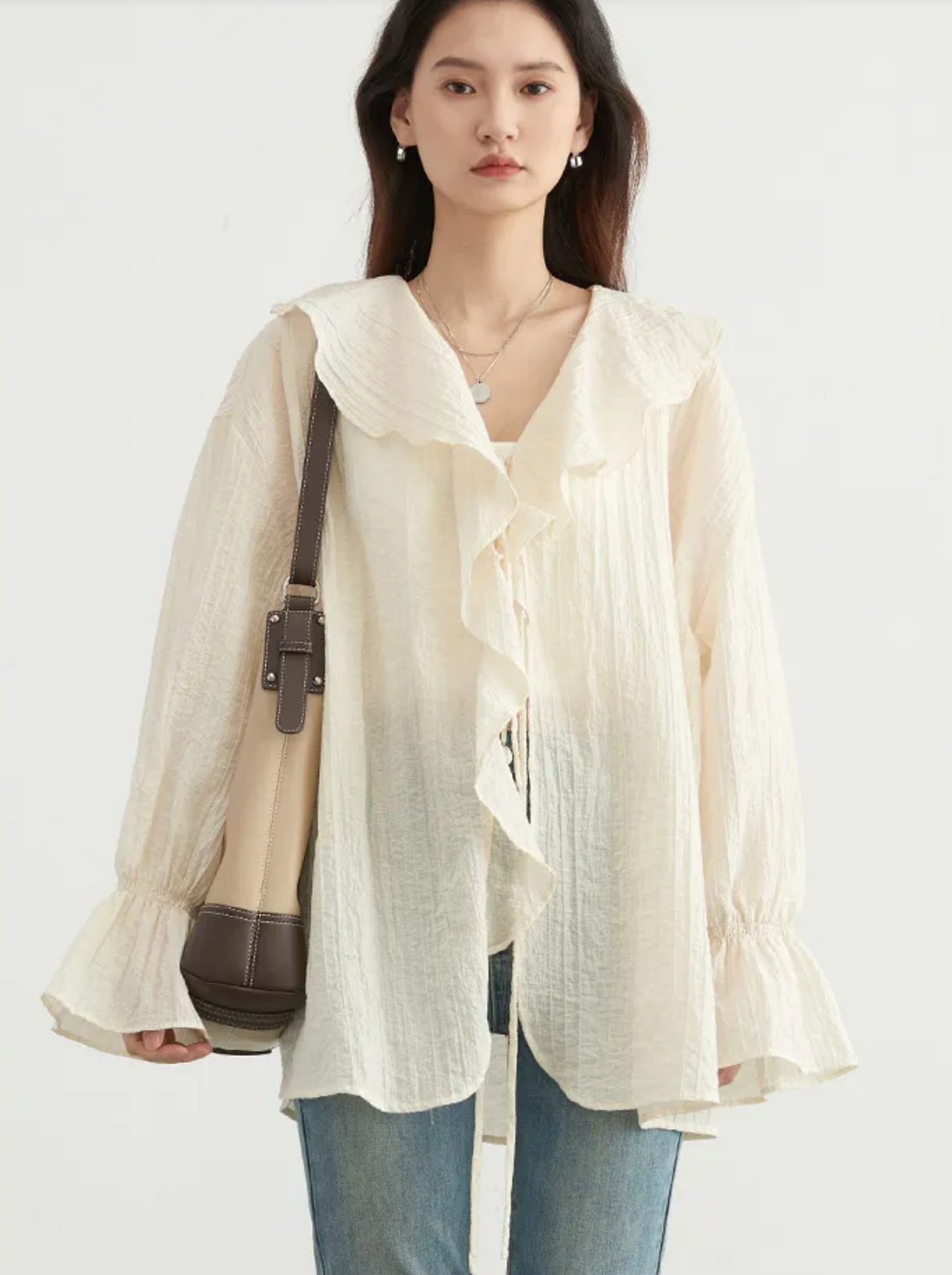 LEONA | Luchtige Dames Blouse met Ruffle Kraag – Luchtige Zomerstijl met Romantische Flair