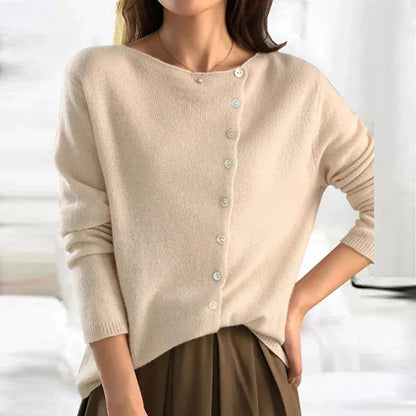 VALERIÉ | Elegante Gebreide Dames Trui met Knoopjes – Warm, Comfortabel & Tijdloos Voor Herfst En Winter