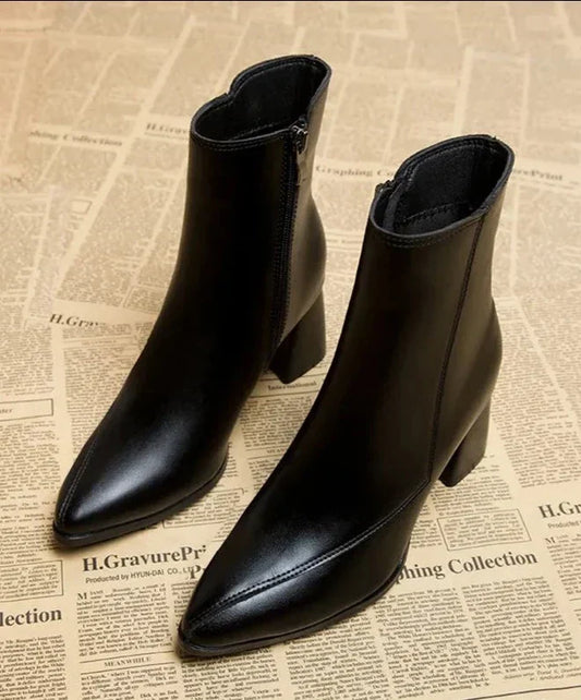 TINA | Zwarte Punt Enkellaarzen Voor Dames Van Leer - Chic & Stijlvol