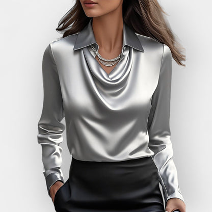 Elegante Satijnen Blouse Met Watervalhals | Luxe Glans En Vrouwelijke Elegantielijn