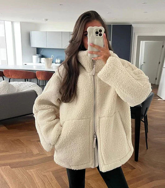 ROMY | Oversized Lamswollen Damesjas met Rits en Staande Kraag - Warm, Stijlvol & Perfect voor de Frisse Dagen