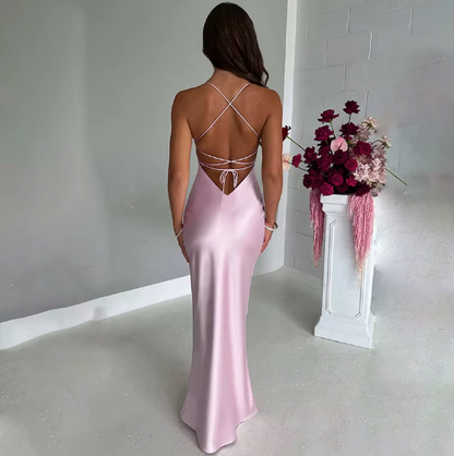 MAURA | Verfijnde avondjurk met open rug en satijnen afwerking – Elegant, Sensueel & Luxe