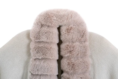 Luxe Faux Fur Vest Voor Dames | Mid-Length Poncho Met Bontkraag & Kwastdetails