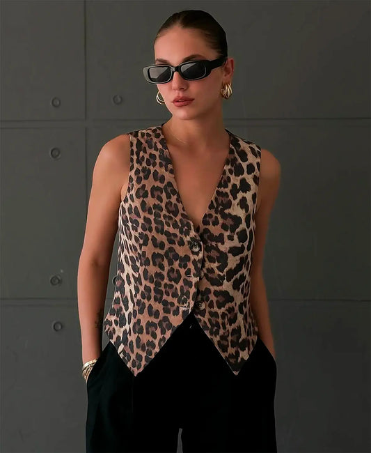 DARIA | Getailleerd Dames Gilet Met Panterprint En Diepe V-Hals – Gedurft, Chic, Vrouwelijk