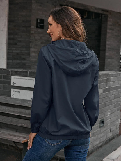 MIRELLA | Dames Waterdichte Trenchcoat – Functioneel, Modern & Ideaal Voor Buitenactiviteiten
