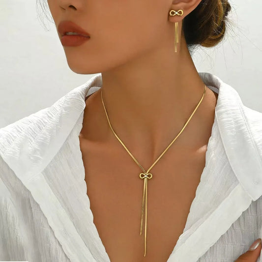 FAYLINN | Goudkleurige Dames Ketting En Oorbellen Set Met Strik Design– Tijdloos, Elegant & Vrouwelijk
