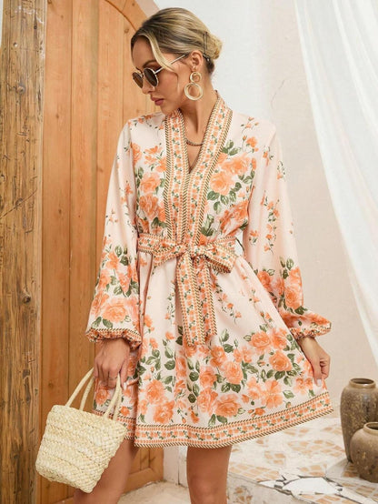 ELVIRE | Bohemian Gebloemde Korte Vrouwenjurk Met Ceintuur – Licht, Elegant & Vrouwelijk