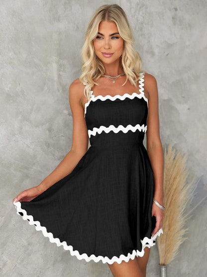 NAOMI | Zomerse flared Jurk met Klassieke Biezen