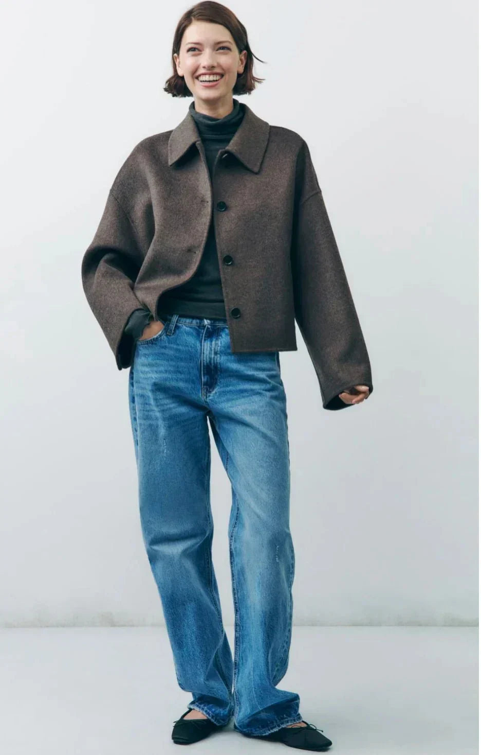 Korte Wolmix Mantel Met Luxe Afwerking | Warmte, Comfort & Tijdloze Stijl