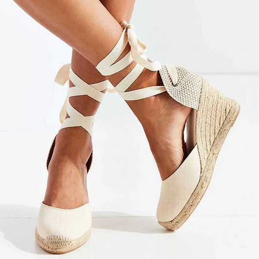CLARA | Elegante Dames Sleehak Sandalen Met Enkelriempje – Vrouwelijk, Comfortabel & Perfect Voor Warme Dagen