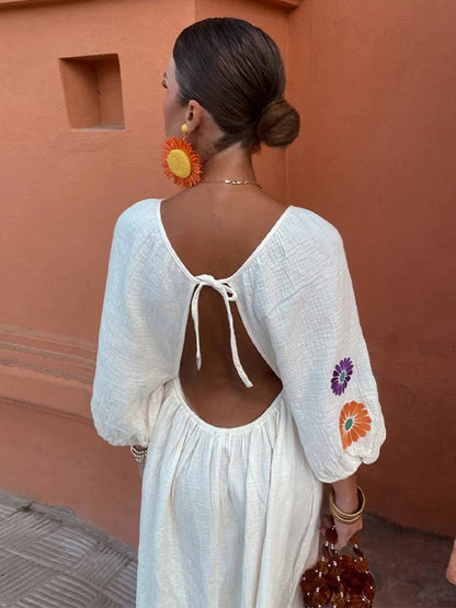 LUMA | Linnen Boho Jurk Met Bloemen, Open Rug & V-Hals - Ibiza Style